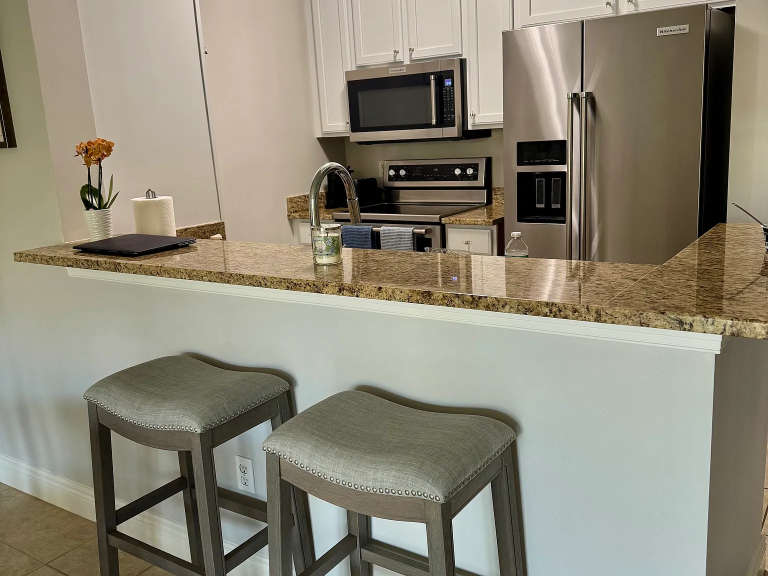 1 bed, 1.5 bath, 1023 sqft, $2,500 — Photo 2