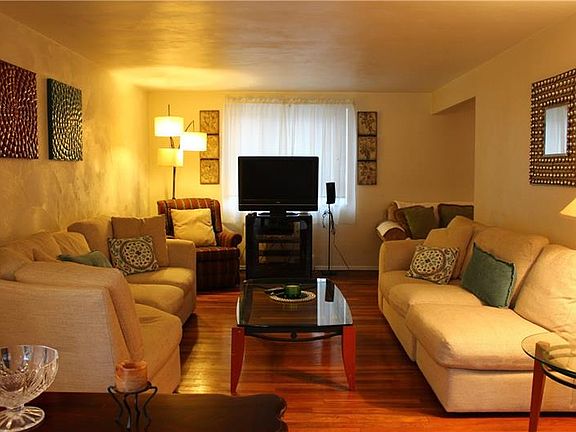 3rd image of 133 Glenhurst Dr