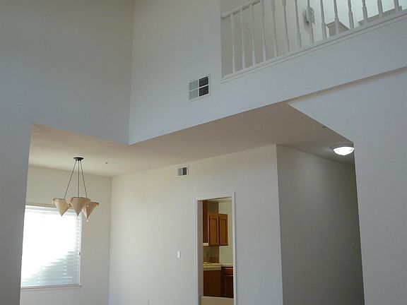 4th image of 207 Bowsprit Ln