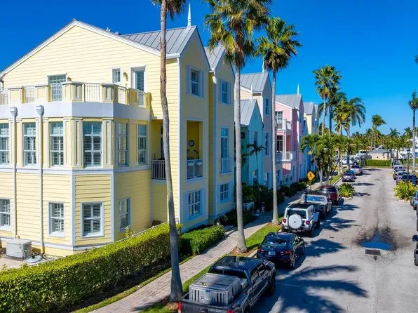 2825 Marina Circle #2825, Lighthouse Point, FL 33064