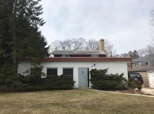 50 S Maywood Rd, Lake Forest, IL 60045