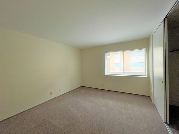 2nd image of 415 Warren Dr #6
