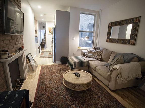 5th image of 3814 29th St APT 1L