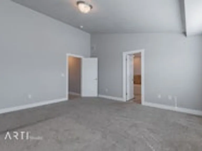 1317 N Silver Crest Dr — Photo 3
