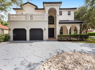 8558 NW 163rd Ter, Miami Lakes, FL 33016