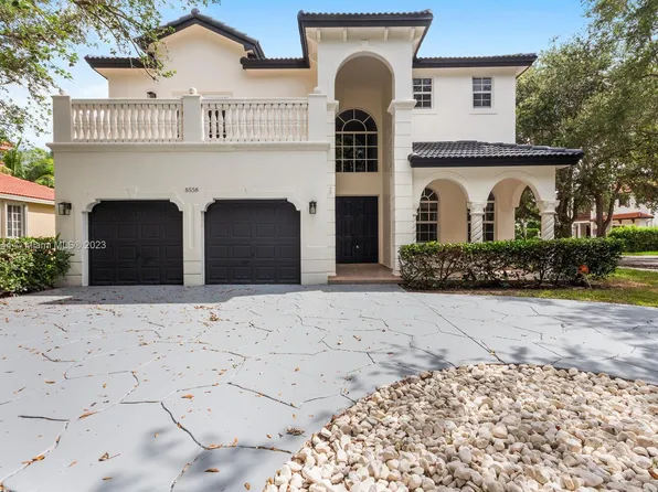 8558 NW 163rd Ter, Miami Lakes, FL 33016