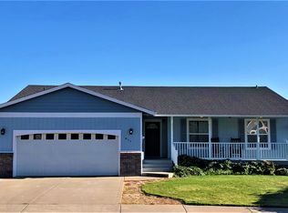 611 N Heights Dr, Eagle Point, OR 97524
