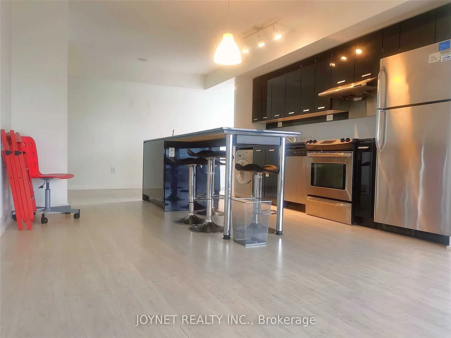 3 bed, $2,900 — Photo 2