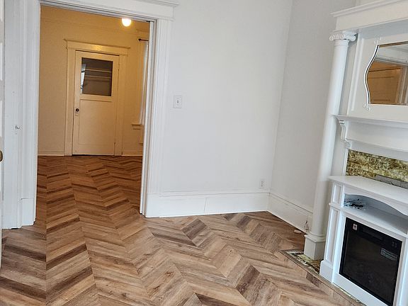 5th image of 163 Capp St #163