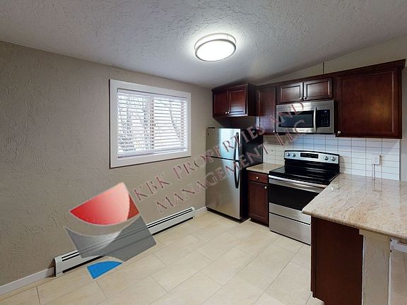 4th image of 416 Bell Ave #B4