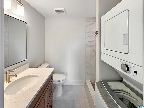 4th image of 219 Greensboro Ave #2105