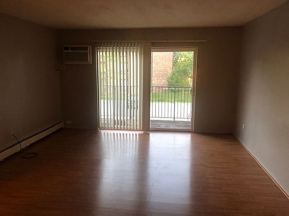 4th image of 18W140 Suffield Ct APT G203