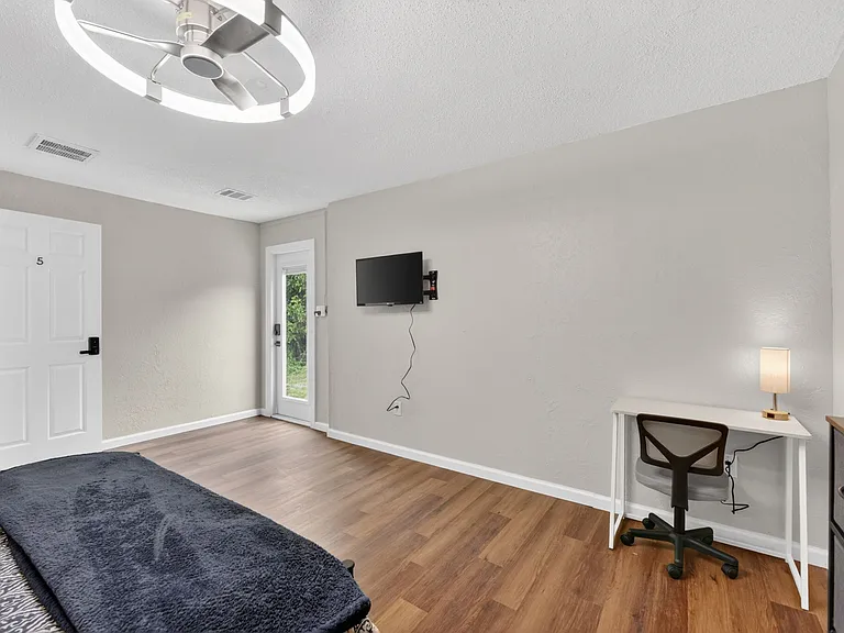 1057 Tropical Ave NW — Photo 16