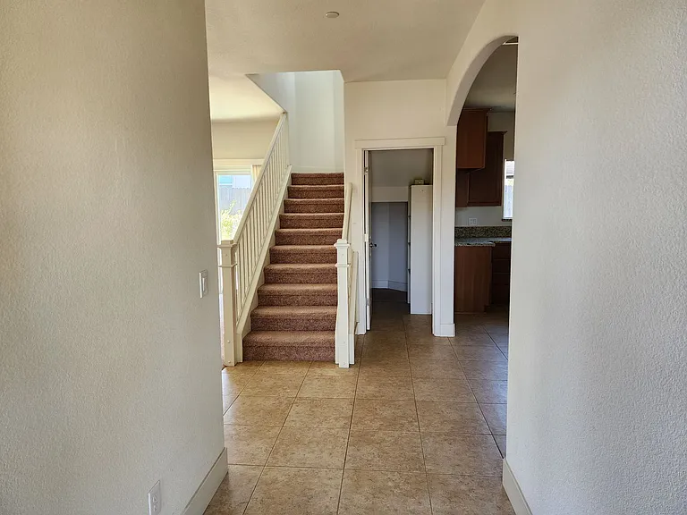 1321 Kaya Dr — Photo 4