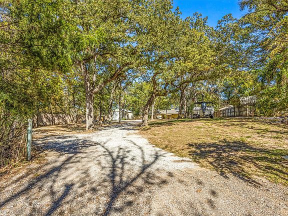 3rd image of 916 Kimbrough Rd