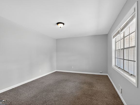 5th image of 2791 Knollview Dr