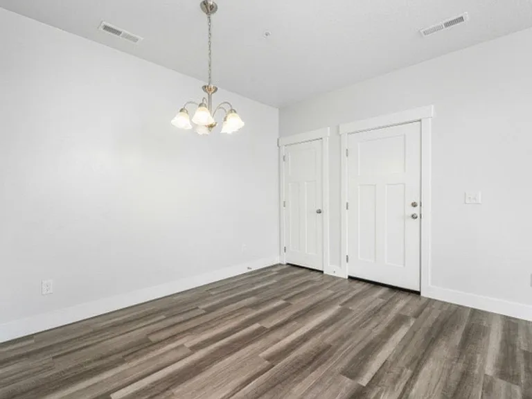 467 N 360 W #N202 — Photo 4