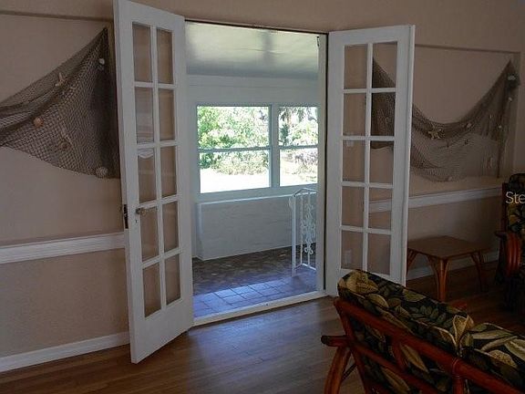 5th image of 529 Revilo Blvd