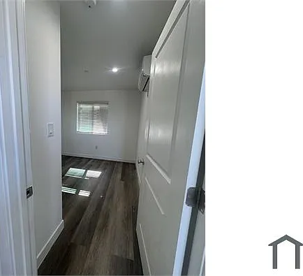 11600 S San Pedro St — Photo 7