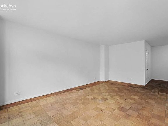 4th image of 360 W 22nd St APT 4F