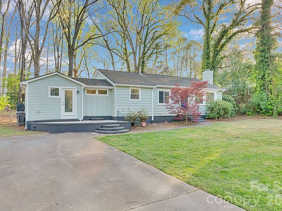 3rd image of 2926 Palm Ave