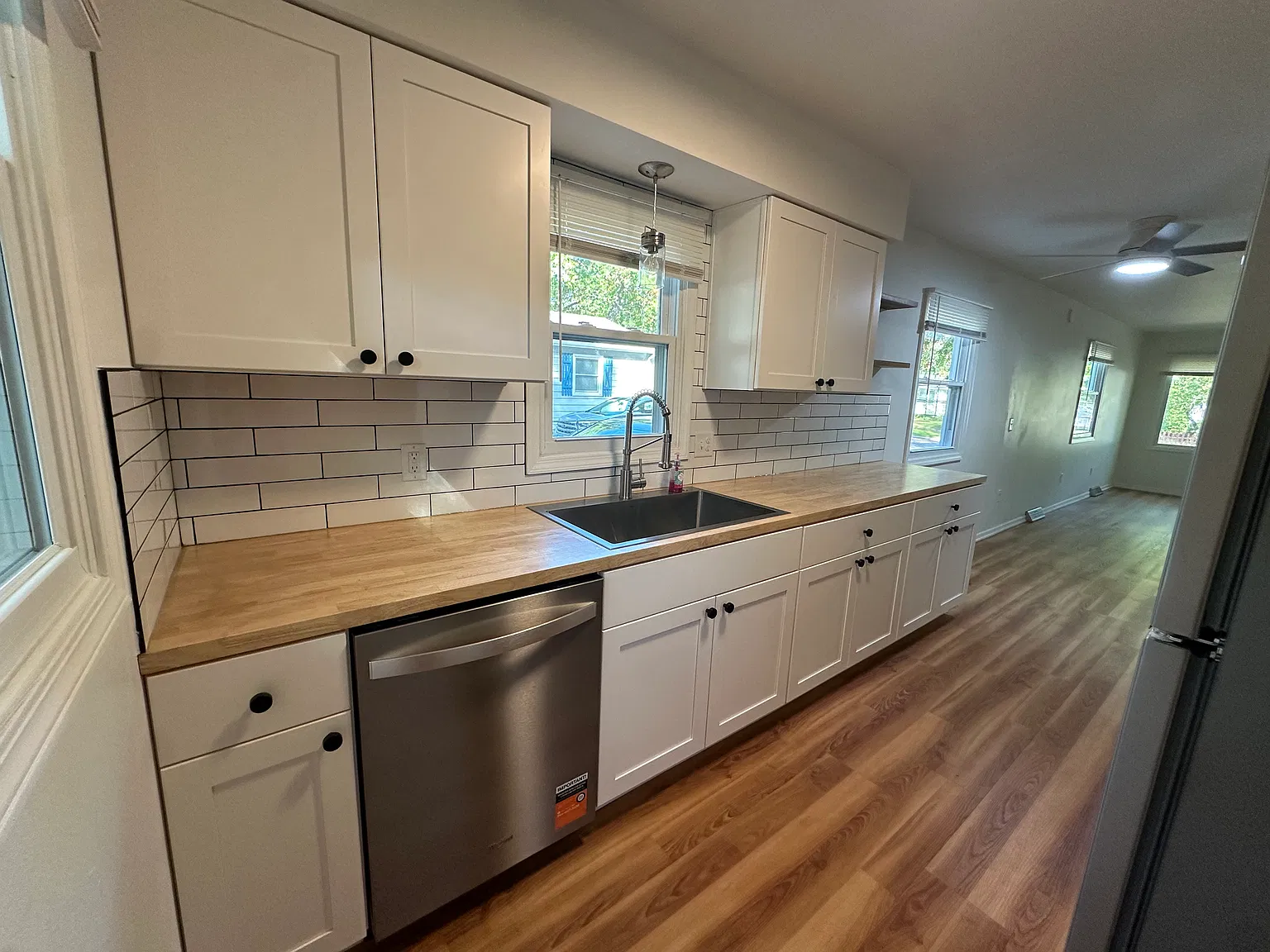 3 bed, 912 sqft, $1,950 — Photo 4