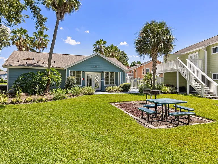 8707 Knightsbridge Ct #B — Photo 33