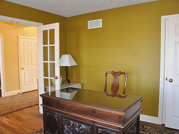 4th image of 2115 Short Dr