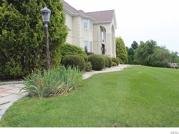 2nd image of 37 Kaitlin Dr
