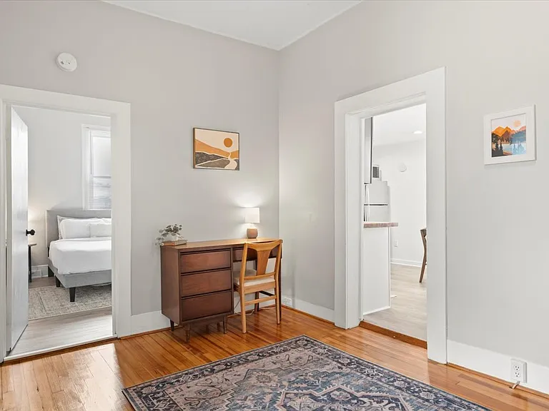 125 Circular St #B — Photo 6