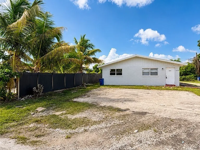1572 Cypress Dr — Photo 18