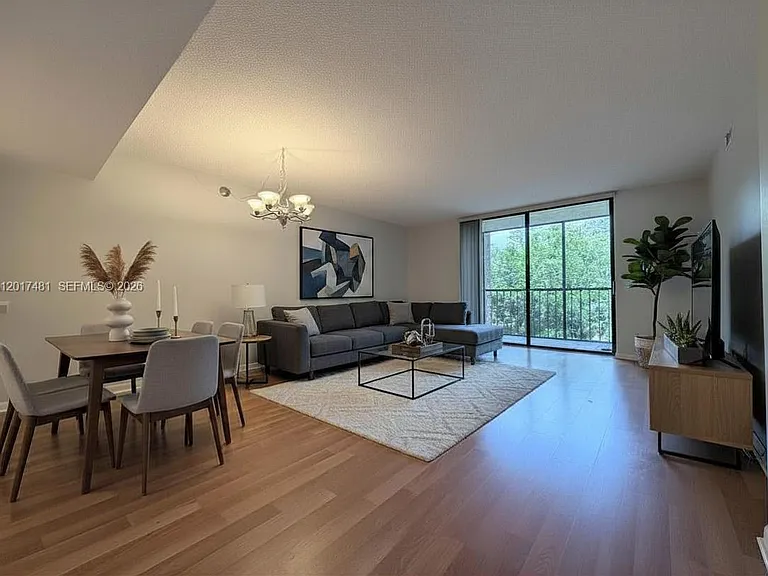 8015 SW 107th Ave #203 — Photo 4