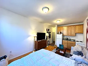 Rented by KNOCKKNOCK LLC
