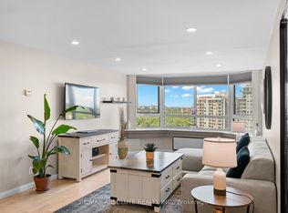 80 Sandcastle Dr #1109, Ottawa, ON K2H 9E7