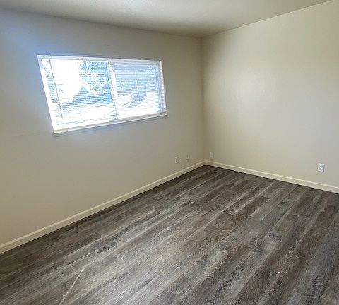 3rd image of 1022 Swezy St APT 4