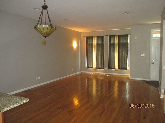 5th image of 1747 N Rockwell St