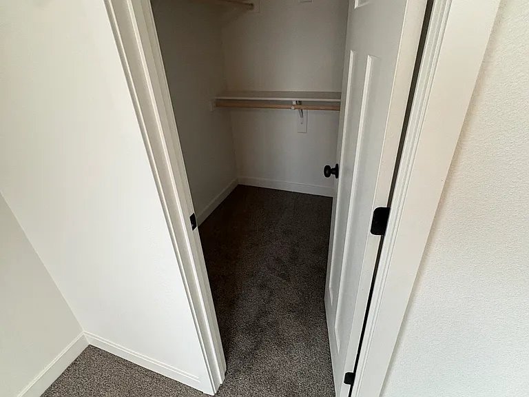 943 S Sweetwater Dr — Photo 20