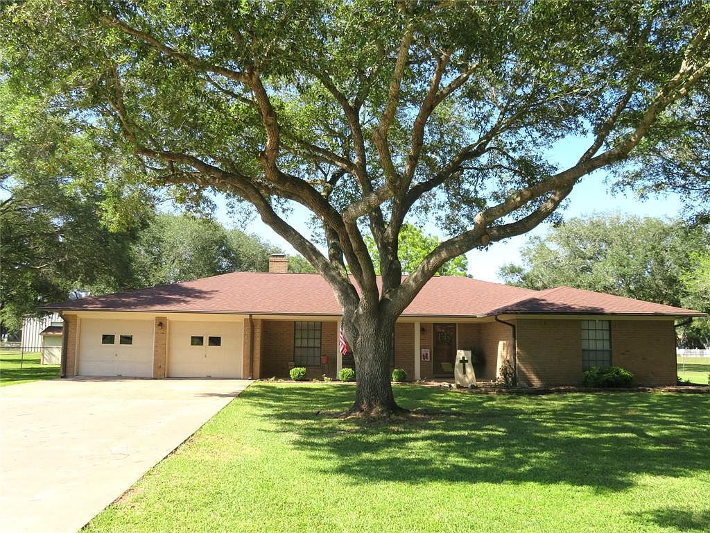 241 Dove, El Campo, TX 77437 MLS 87273138 Zillow