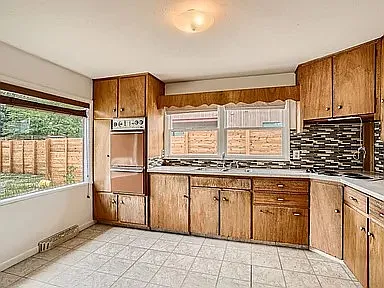 2135 Norwood Ave — Photo 8
