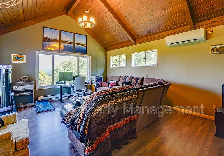 3956 Columbia Heights Rd — Photo 20