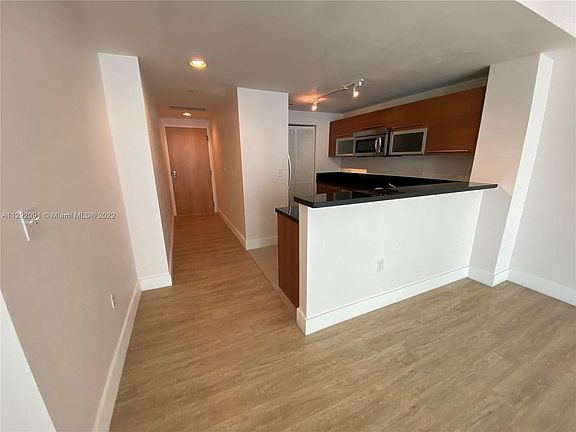 3rd image of 253 NE 2nd St APT 2406