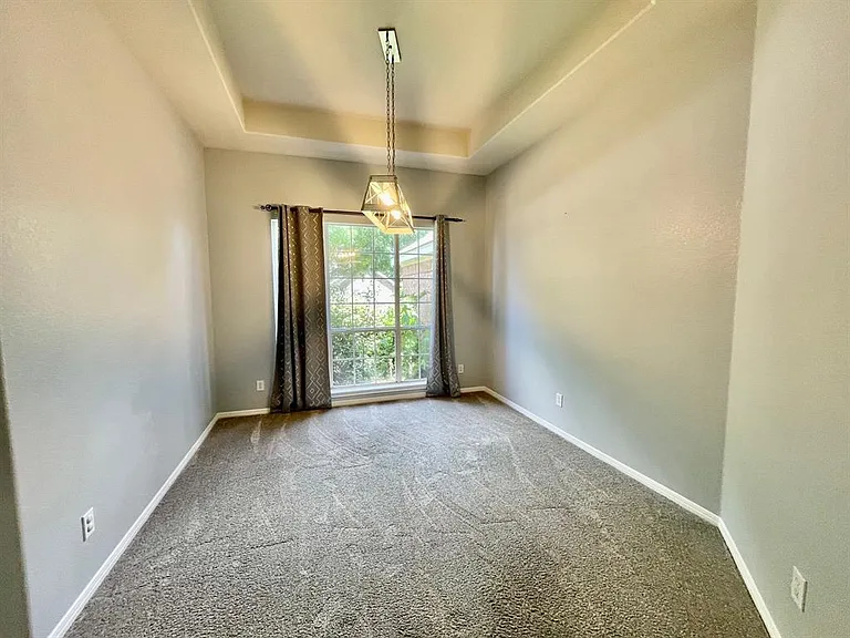 902 Cashew Ln — Photo 6