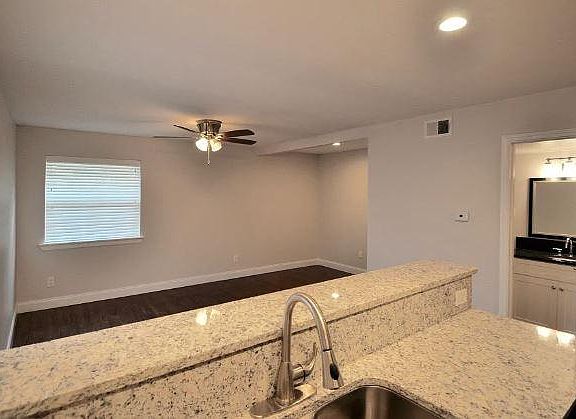3rd image of 4903 Junius St #369583ea3