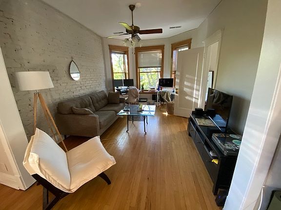 5th image of 900 W Wrightwood Ave #3E