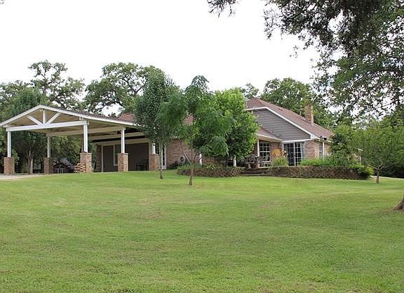 3rd image of 1070 Wesley Ln