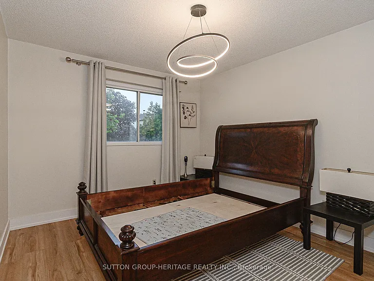 209 Bassett Blvd — Photo 36