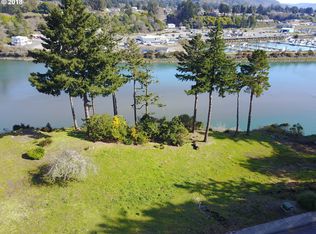 16 Riverview Dr #16, Brookings, OR 97415