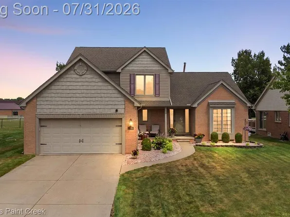 3151 Goldenrod Dr, Rochester Hills, MI 48307