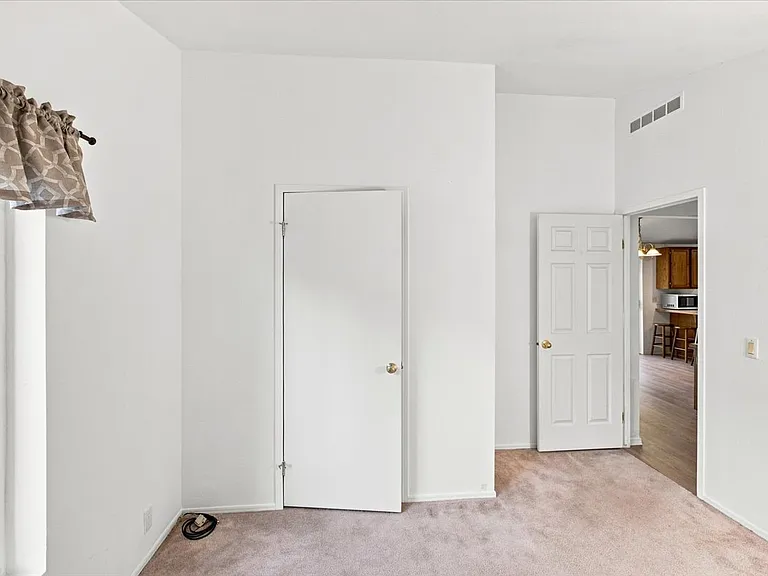 1715 W 1st Ave — Photo 25