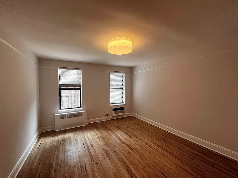 370 E 69th St #4F — Photo 1